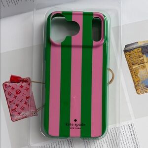 ♥️♠️♥️ Kate Spade New York Protective Case for the iPhone 17 Pro Max.